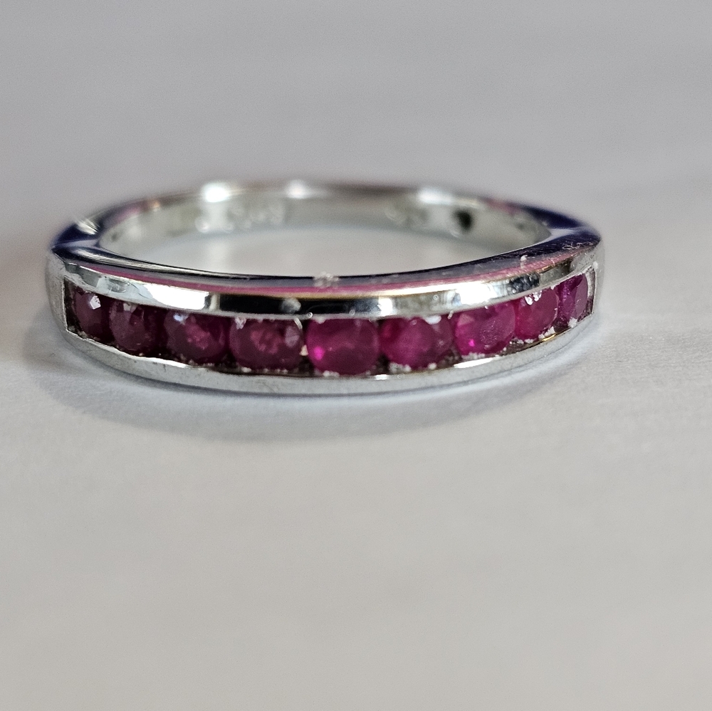 AA Burmese Rubies Ring in Platinum/Sterling Silver (Sz 7) 0.85 ctw - Picture 3 of 11